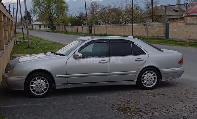 Mercedes E 200-16