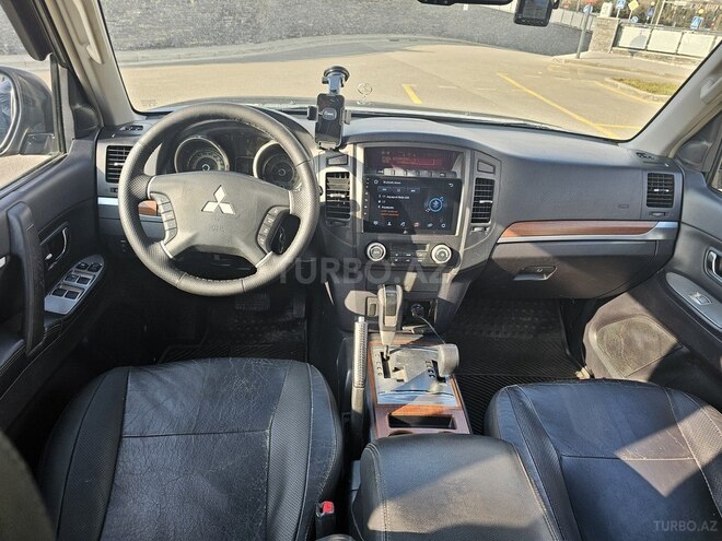 Mitsubishi Pajero-15