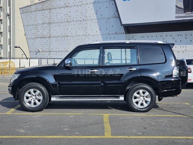 Mitsubishi Pajero-3