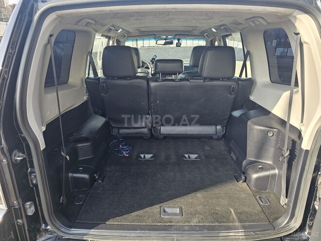 Mitsubishi Pajero-11