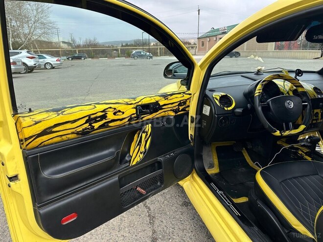 Volkswagen Beetle-5