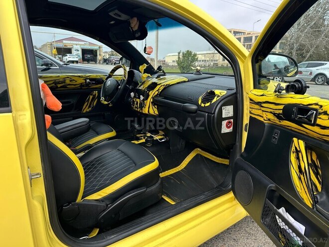 Volkswagen Beetle-9