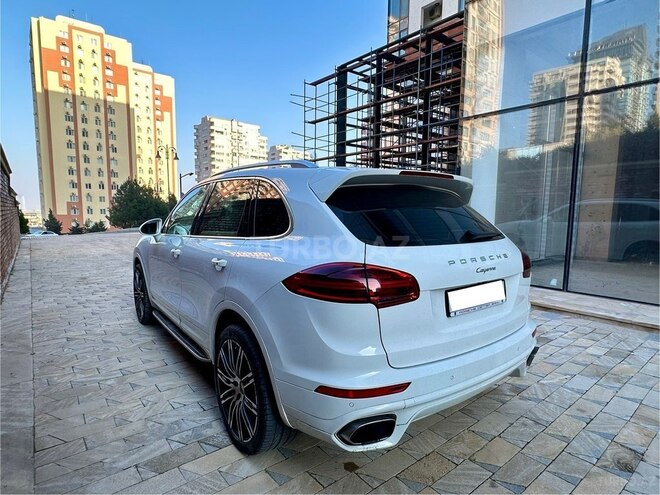 Porsche Cayenne-5