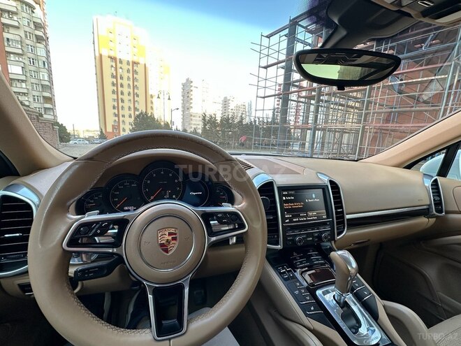 Porsche Cayenne-12