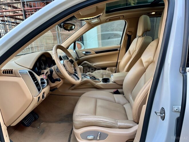 Porsche Cayenne-8