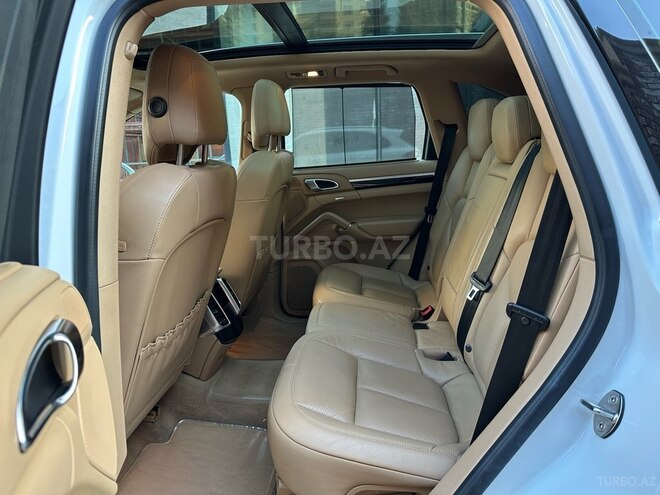 Porsche Cayenne-9