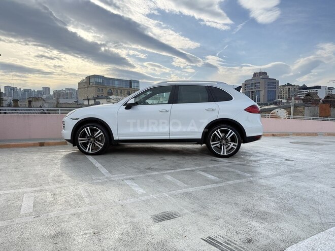 Porsche Cayenne-8