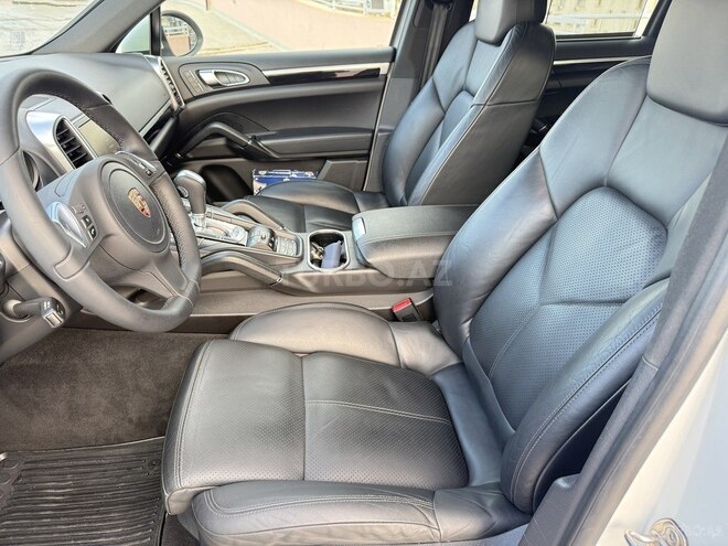 Porsche Cayenne-11