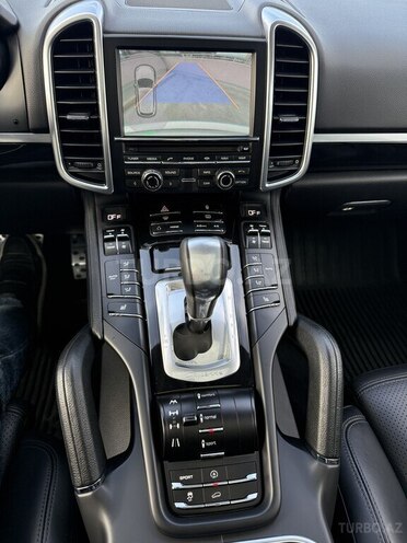 Porsche Cayenne-17