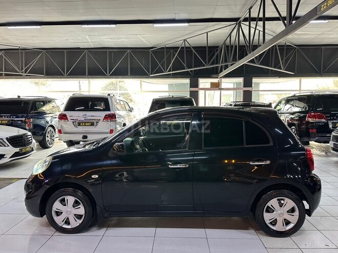 Nissan March-11