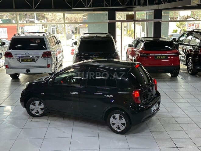 Nissan March-12