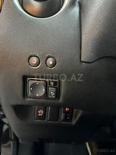 Nissan March-19