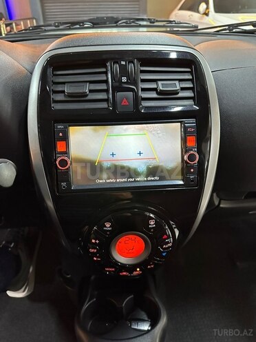 Nissan March-18