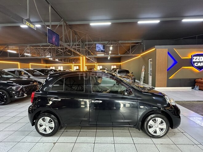 Nissan March-9