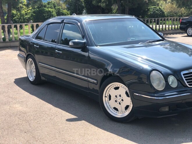 Mercedes E 220-3