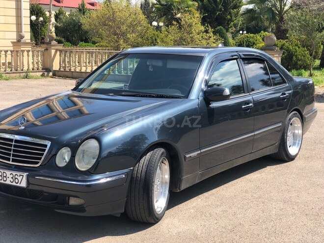 Mercedes E 220-2