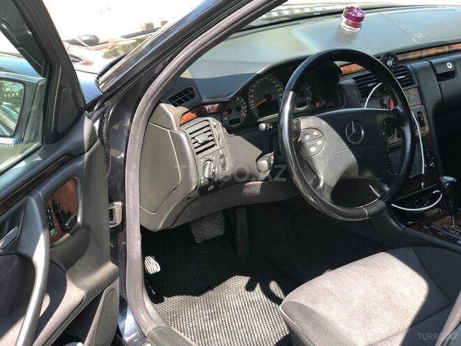 Mercedes E 220-8