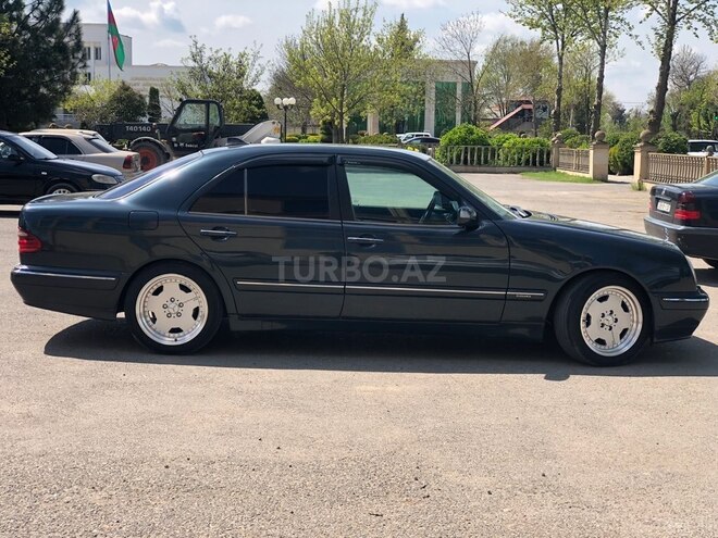 Mercedes E 220-5