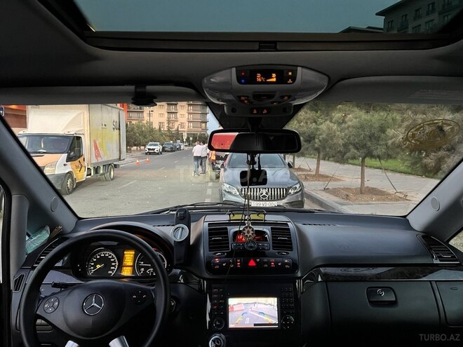Mercedes Viano-6