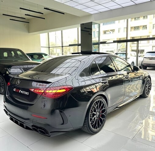 Mercedes C 63 AMG S E Performance-4