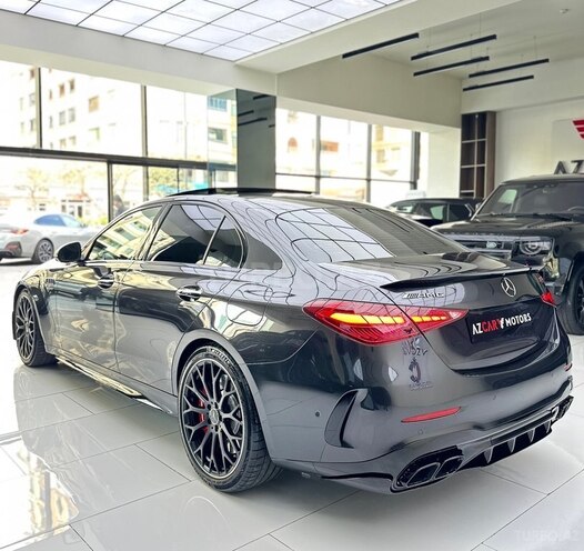 Mercedes C 63 AMG S E Performance-8