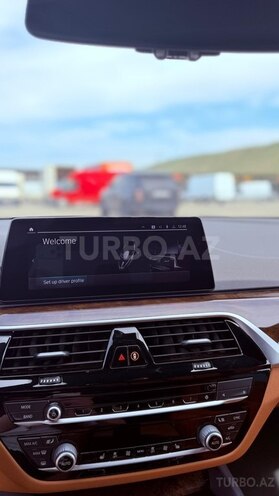 BMW 530e-15