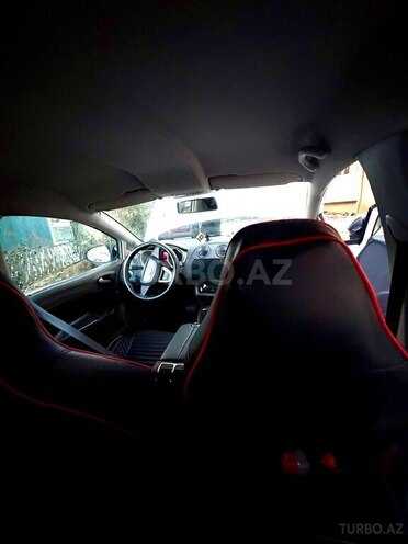 SEAT Ibiza-3