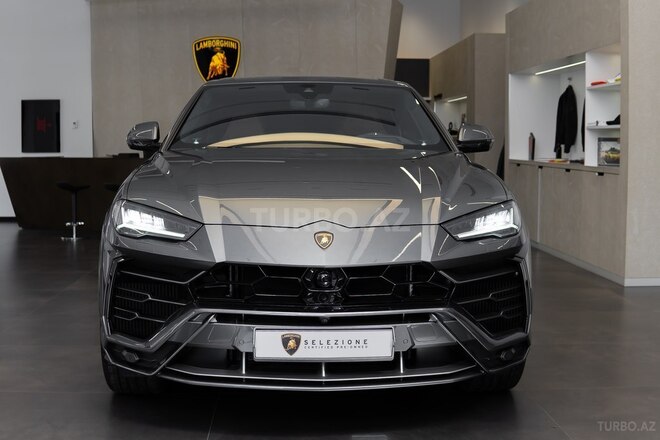 Lamborghini Urus-1