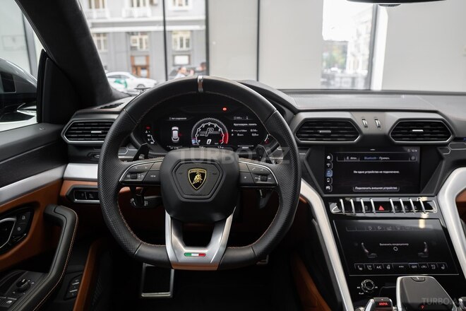 Lamborghini Urus-15