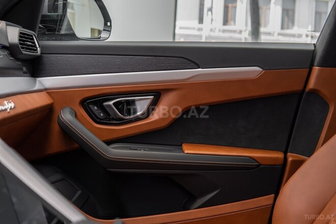 Lamborghini Urus-7