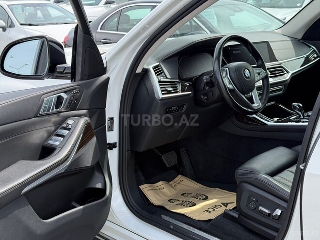 BMW X7-16