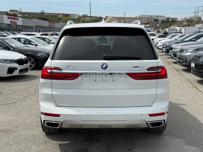 BMW X7-11