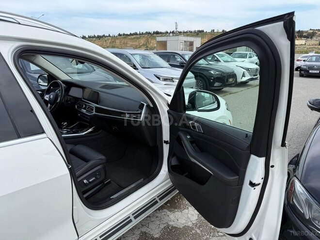 BMW X7-19