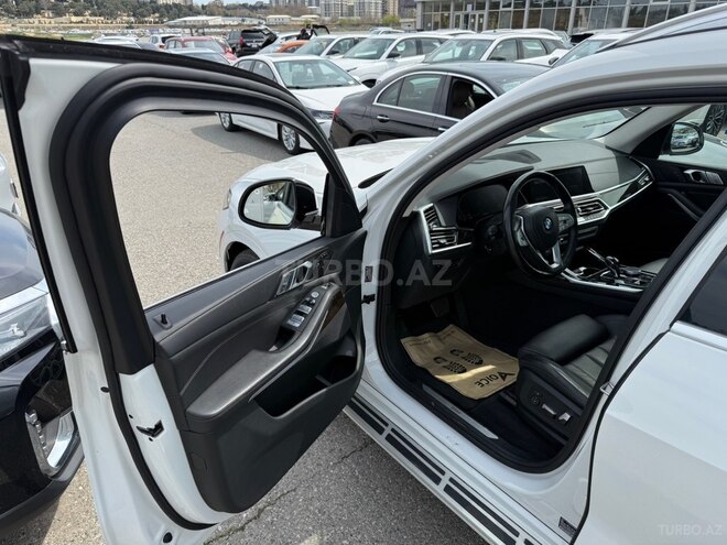 BMW X7-17