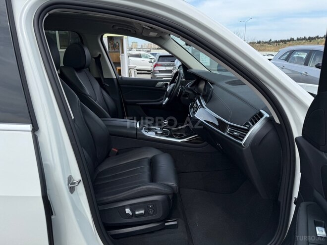 BMW X7-18