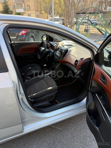 Chevrolet Aveo-4