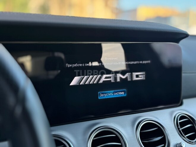 Mercedes E 300 de-13