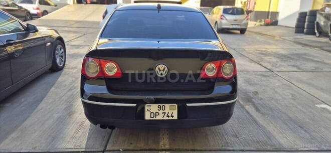 Volkswagen Passat 2005, 281,873 km - 2.0 l - Bakı
