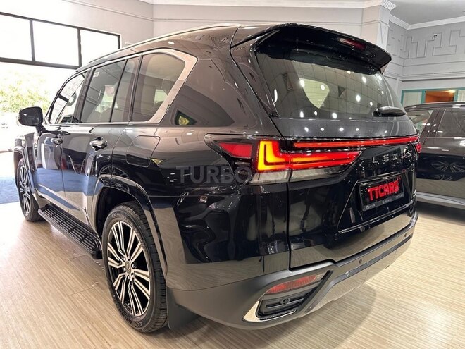 Lexus LX 600-6