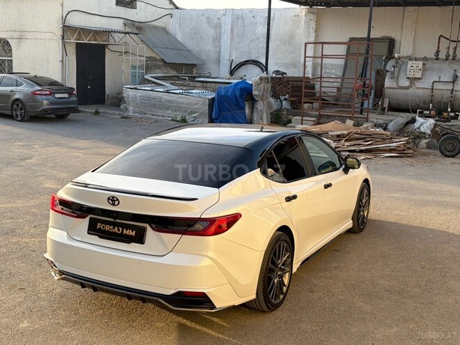 Toyota Camry-13