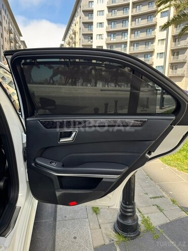 Mercedes E 400-21