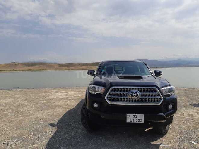 Toyota Tacoma-1