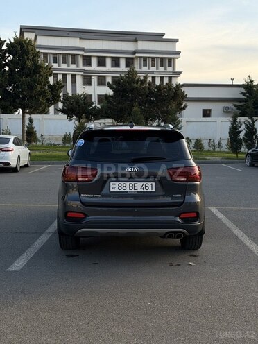 Kia Sorento-8