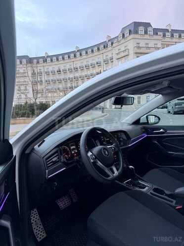 Volkswagen Jetta-14
