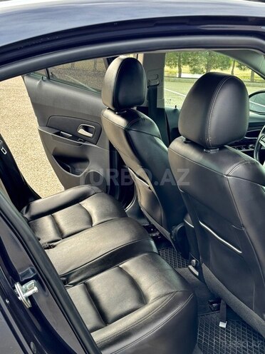 Chevrolet Cruze-11