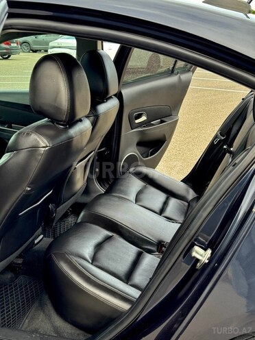Chevrolet Cruze-10
