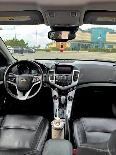 Chevrolet Cruze-13