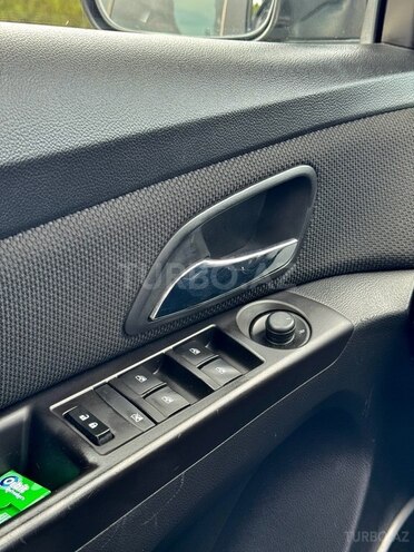 Chevrolet Cruze-17