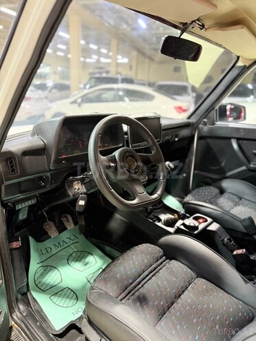 LADA (VAZ) Niva-9