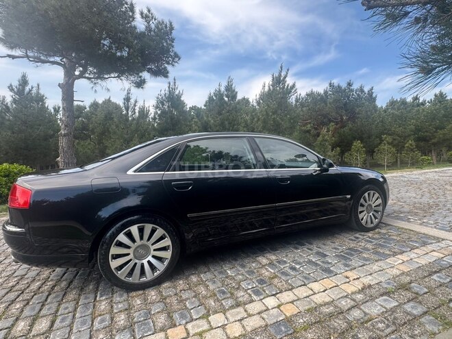 Audi A8-4